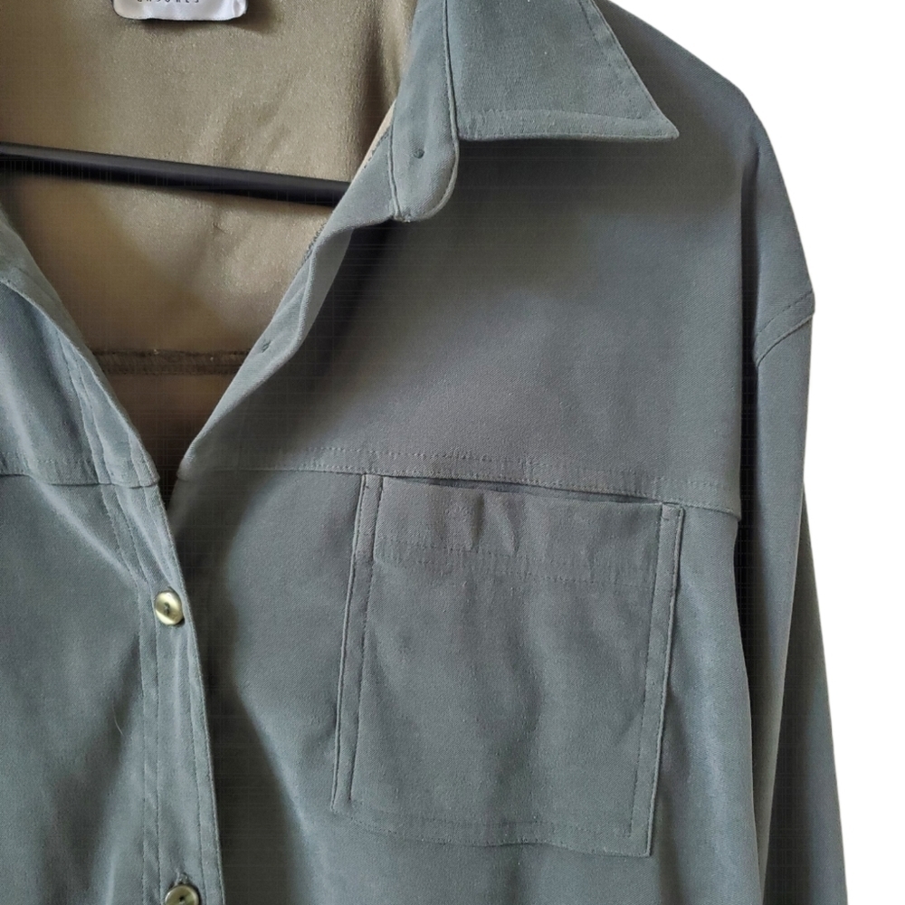 Green women's button down - Picture 3 of 4